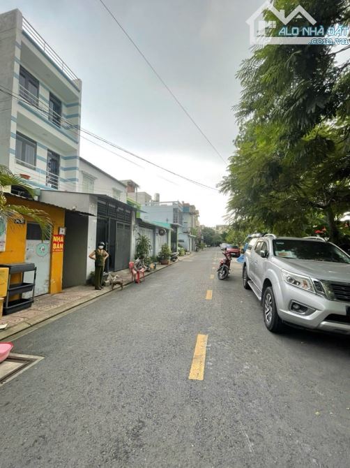 DÃY TRỌ 2 MẶT TIỀN 80 M2 – CHỈ 6,9 TỶ - NGAY TÔ KÝ QUẬN 12– SỔ VUÔNG – THU NHẬP 14TR/THÁNG - 1
