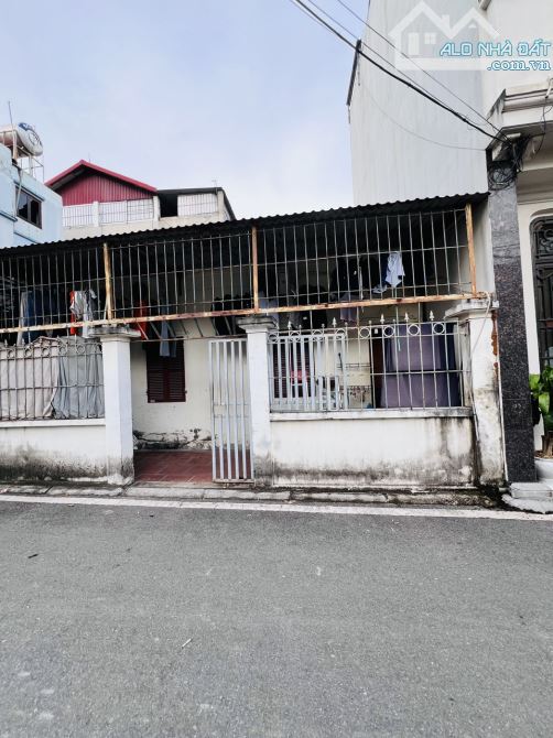 BÁN ĐẤT LÝ THÁNH TÔNG TRÂU QUỲ-ÔTÔ TRÁNH-NGÕ THÔNG-VIEW VƯỜN HOA-50M2-7,85 TỶ. - 1