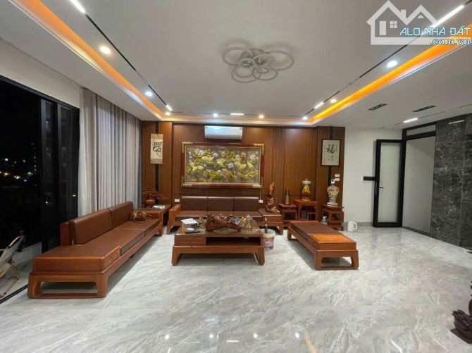 BÁN NHÀ MẶT PHỐ ĐÊ LA THÀNH 74M2 3 TẦNG MẶT TIỀN 5.4M GIÁ 37 TỶ - 1