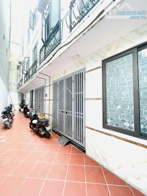 NHÀ MỚI PHỐ QUYẾT THẮNG- YÊN NGHĨA-5 TẦNG-MT5,4-FULL ĐỒ-ĐỦ CÔNG NĂNG Ở NGAY 35M2- 5,5 TỶ - 1