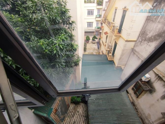Bán nhà Võ Chí Công Cầu Giấy ngõ nông nhà đẹp trung tâm 3 quận dt 53m 5t mt 8,6m - 12