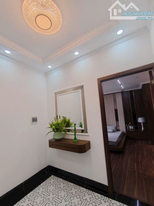 Đẳng cấp sang trọng, ngõ 409 Kim Mã, oto 20m, full nội thất thang máy, 46m2. Giá 15.5 tỷ - 16