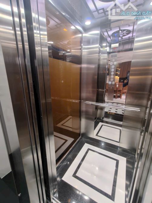 Đẳng cấp sang trọng, ngõ 409 Kim Mã, oto 20m, full nội thất thang máy, 46m2. Giá 15.5 tỷ - 18