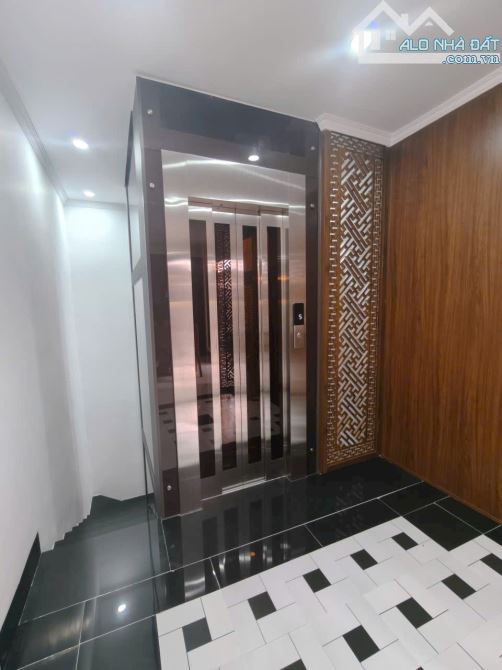 Đẳng cấp sang trọng, ngõ 409 Kim Mã, oto 20m, full nội thất thang máy, 46m2. Giá 15.5 tỷ - 19