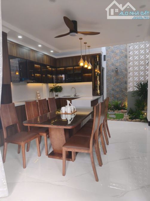 Đẳng cấp sang trọng, ngõ 409 Kim Mã, oto 20m, full nội thất thang máy, 46m2. Giá 15.5 tỷ - 21