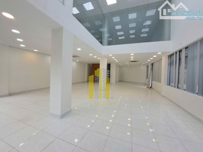 CHO THUÊ TOÀ NHÀ MẶT TIỀN ĐƯỜNG NGUYỄN VĂN HƯỞNG 700M2 GIÁ 150 TRIỆU - 2