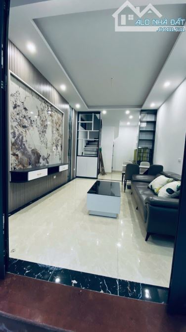 Bùi Xương Trạch Nhà 5T - diện tích 32m- 8,2 tỷ  nội thất xịn sò trung tâm Thanh xuân - 2