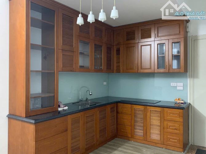 Cho thuê chung cư D5C Trần Thái Tông, Cầu Giấy. 100m2, 3 phòng ngủ, nhà mới sửa đẹp - 2