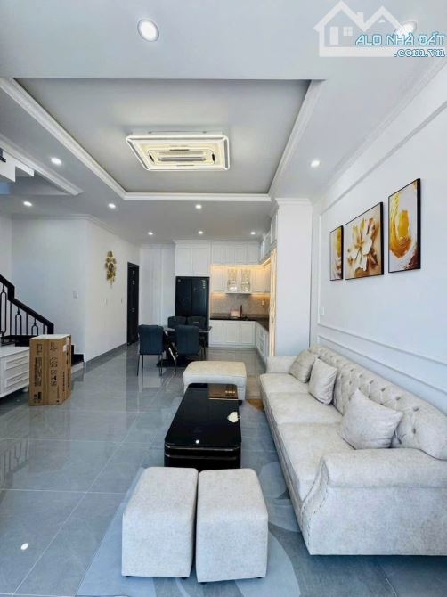 🏘🏘NHÀ 3 TẦNG KIỆT OTO 333 PHẠM VĂN ĐỒNG, TP HUẾ - 2