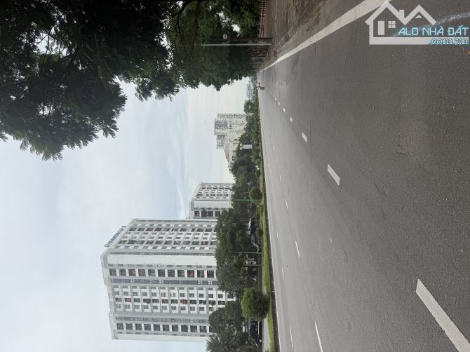 Bán đất Tái Định Cư Giang Biên gần Vincom Plaza, lô góc 2 mặt tiền 90m2, giá nhỉnh 19 tỷ. - 2