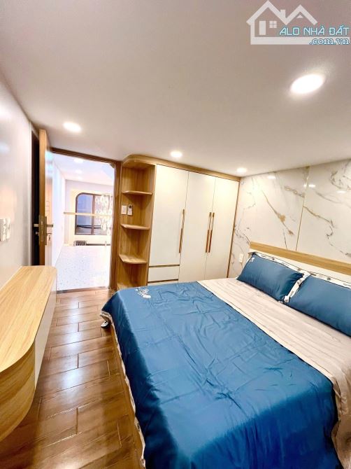 Tân Bình, nhà đẹp ở ngay, gần Lê Văn Sỹ, P1, 3 Tầng, 3Pn, 86m2 DTsd, full nội thất, 5.2 Tỷ - 2