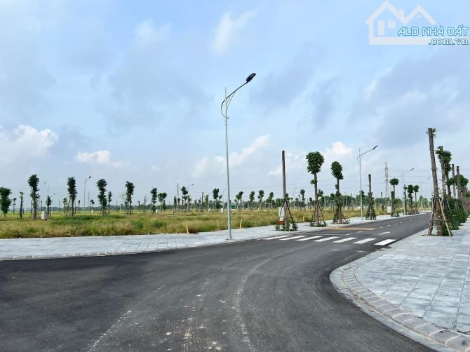 SIÊU HIẾM  CHỈ CÒN 1 LÔ ĐẸP DUY NHẤT TẠI XUÂN NỘN  ĐÔNG ANH   Diện tích 45m  Giá chỉ 3 TỶ - 2