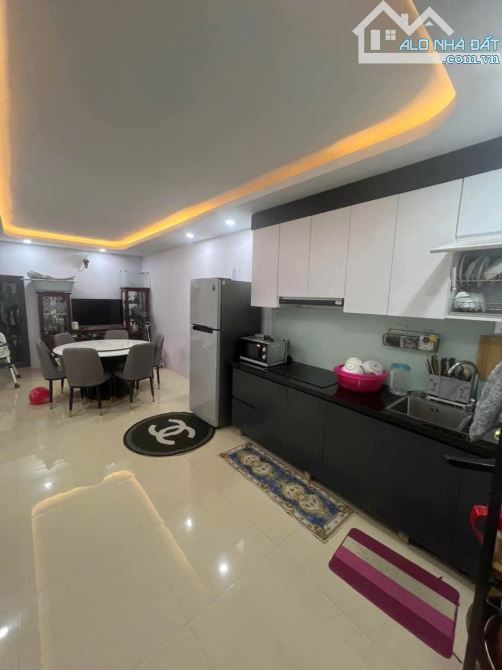 Hàng đẹp Xuân Đỉnh lên sóng, 37m 5 tầng, thang máy Chỉ 8.5 tỷ - 2