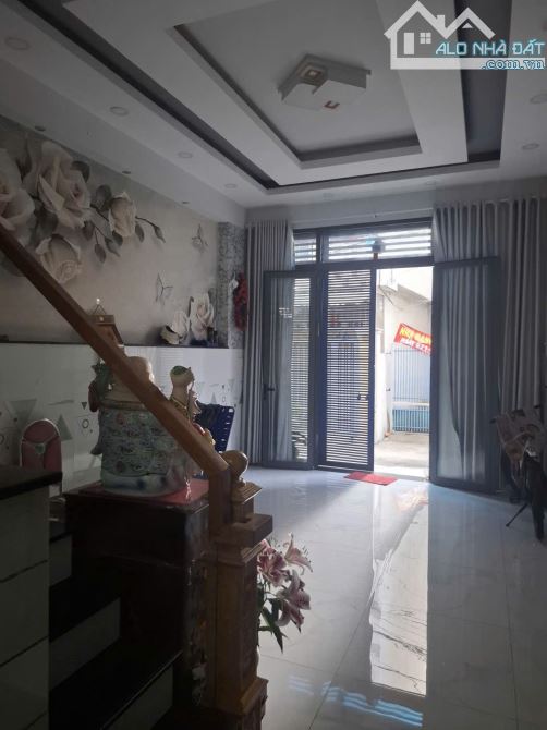 Bán gấp nhà đẹp 3 tầng, Hương Lộ 2, Bình Tân, 48m², thiết kế hiện đại, ô tô đỗ cửa, 5.x tỷ - 2