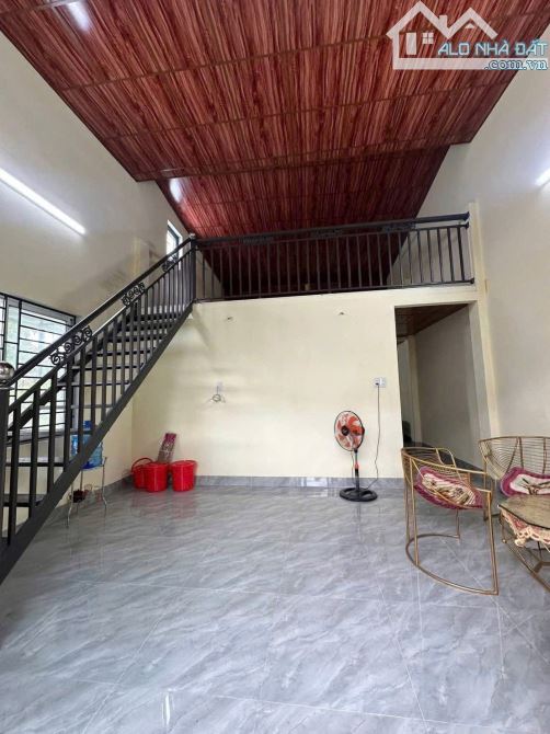 Nhà nguyên căn đầy đủ nội thất cách trường đại học sư phạm 2km - 2