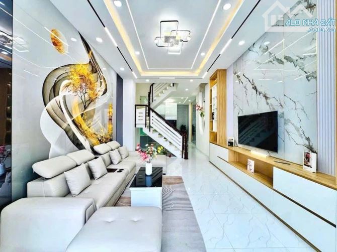 BÁN nhà Quận 4, vị trí đẹp, Giá 3TY5, Hẻm xe hơi, CẦN BÁN GẤPPPPPP - 2