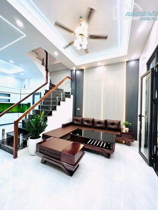 NHÀ ĐẸP TRUNG TÂM BA ĐÌNH 5PN KHÉP KÍN, DT 50M, 5T, MT ~5M: Ở, CHO THUÊ, GẦN PHỐ- CHỈ 10T - 2