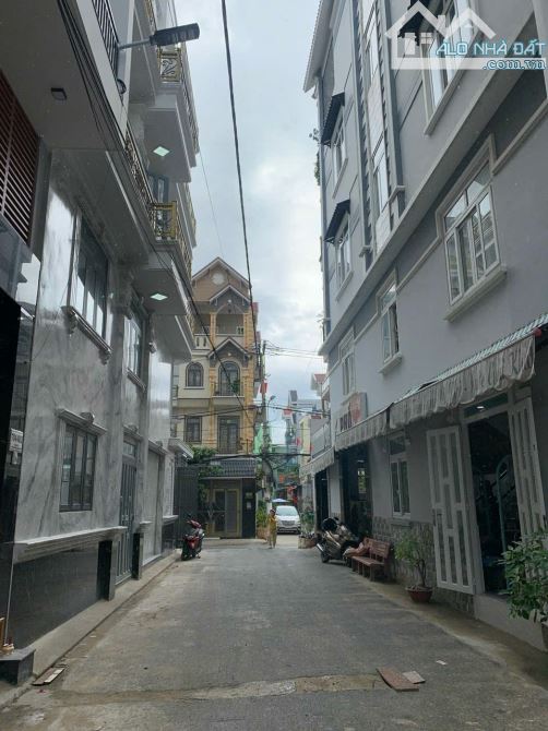 Nhà mã lò giá quá rẻ cô gì chú bác anh chị ơi - 2