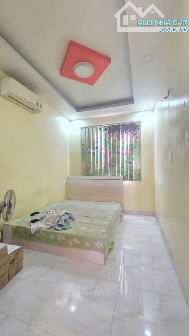 cần bán nhà quận 5 lê hông phong , cách mặt tiền 15m , - 2