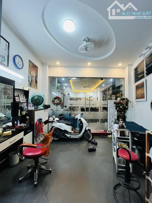 Chính chủ bán nhà 70m, 3 tầng, ô tô đỗ cửa, ở sường, kinh doanh đỉnh cao, Thái Hà - 2
