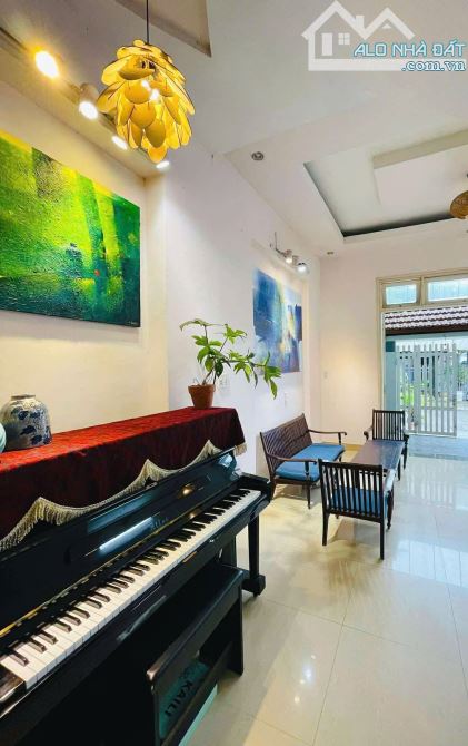Nhà 2 tầng Nguyễn Phúc Thái, Kim Long 100m vuông vắn - 2
