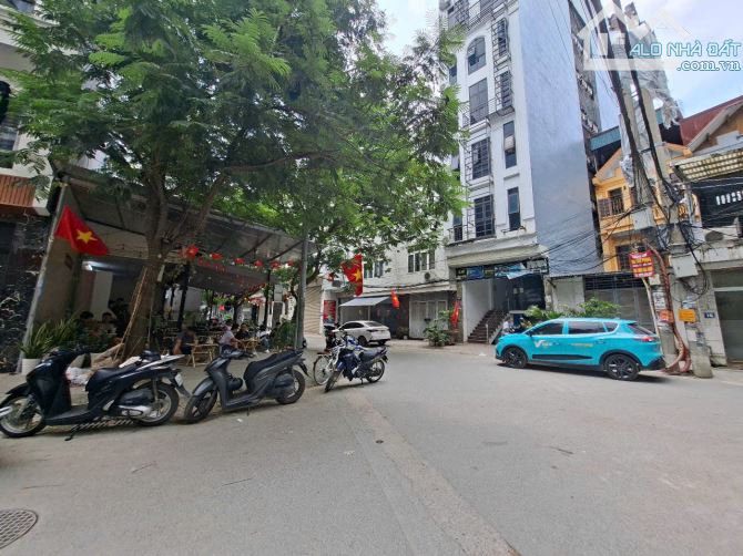 Ô tô tránh cách 1 nhà - Ngõ thông khắp ngả - Kinh doanh - Triều Khúc 35m2 x 4 tầng, 7,68 t - 2