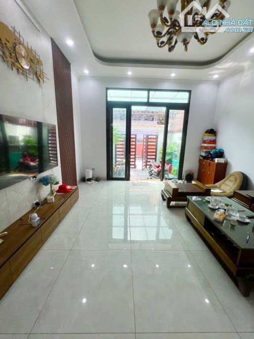 TRUNG TÂM CỰ KHỐI  VỈA HÈ Ô TÔ TRÁNH  GARA  GẦN CÔNG VIÊN HỒ  DT95M 5T GIÁ 16TỶ KINH DOANH - 2