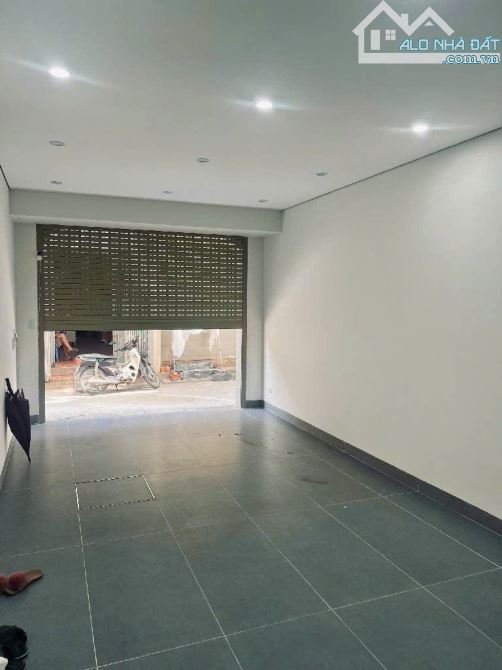 NHÀ ĐẸP THẠCH BÀN, Gara oto, Nở hậu 40m - 6 Tầng Thang Máy, FULL Nội Thất Giá Nhỉnh 12 Tỷ - 2