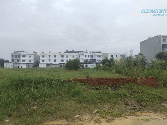 ĐẤT NỀN GIÁP CÔNG VIÊN – KDC CENTANA ĐIỀN PHÚC THÀNH – NỞ HẬU TÀI LỘC  + Vị trí: liền kề c - 2