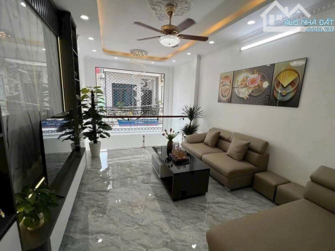 Đông Mỹ, Thanh Trì, 4 tầng 8.6 tỉ thang máy nhập khẩu, full nội thất xịn - 2