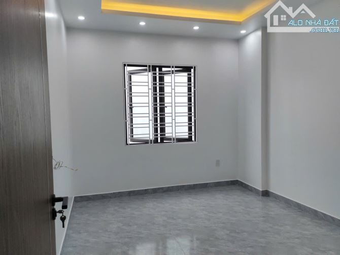 Bán nhà 4 tâng mới tinh, xây độc lập, sân cổng riêng,oto đậu cửa ngày đêm các nhà 10m - 2