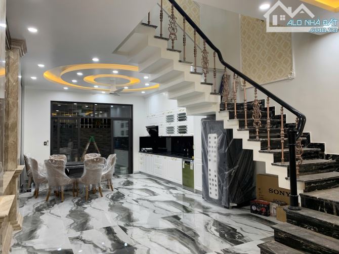 Bán nhà 4 tầng liền kề hướng Đông Nam khu Hoàng Huy Mall, dt 77m2,mt 5m - 2