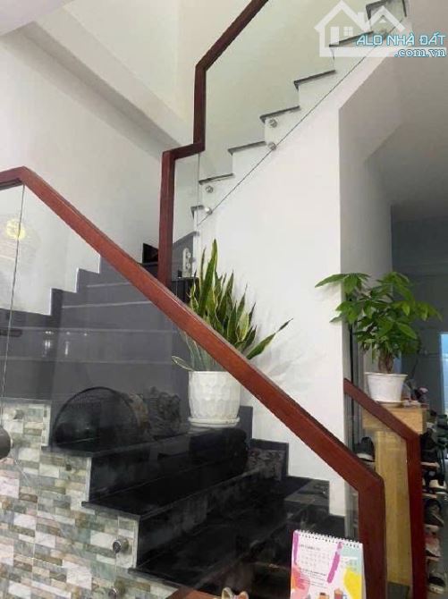 XE HƠI ĐỖ CỬA- VÀO Ở NGAY-2 TẦNG BTCT _NGUYỄN SỸ SÁCH _P15_TÂN BÌNH - 2