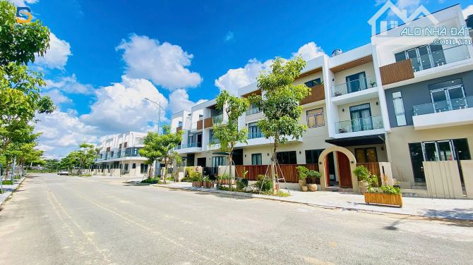 NHÀ 03 TẦNG - MẶT TIỀN ĐƯỜNG HOÀNG QUỐC VIỆT - 2