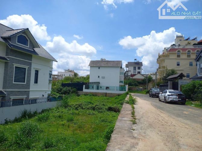 8,9 tỷ sở hữu lô đất góc 2 mặt tiền 213m², đường 8m ,Gần ngay hồ Xuân Hương_Tp Đà Lạt - 2