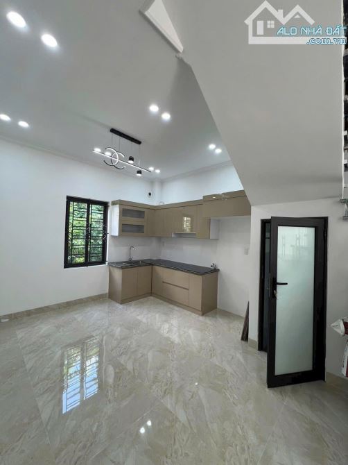 BÁN NHÀ 3 TẦNG MỚI TINH – NGAY CHỢ 208 NGUYỄN TRUNG THÀNH, HÙNG VƯƠNG, HỒNG BÀNG - 2