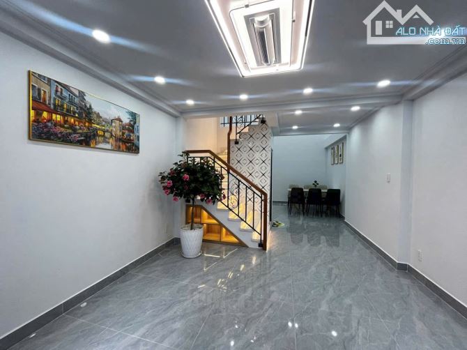 Bán Nhà 4m Khu Sầm Uất Dương Quảng Hàm, GV 5.9tỷ - 2