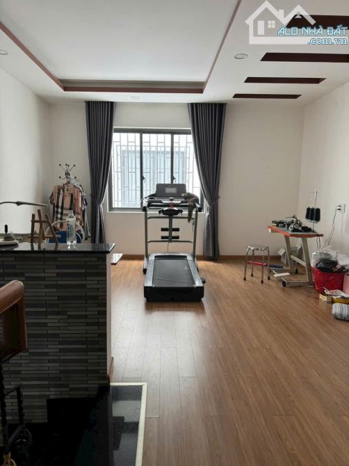 Bán nhà 4 tầng, 1 tum KĐT Hà Quang 2 Diện tích đất: 97,5m2,  5*19,5
 Giá bán nhanh: 12tỷ - 2