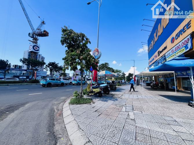 Chính chủ cần bán nhanh căn nhà CÂP4 GÁC LỬNG đường an trung đông.  Sơn trà - 2