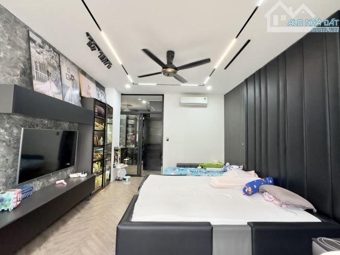Bán nhà hẻm xe hơi, 4 lầu, nhà đẹp, nở hậu, dt 70m2, đường Tô Hiến Thành, Q10, giá 11.6 tỷ - 2