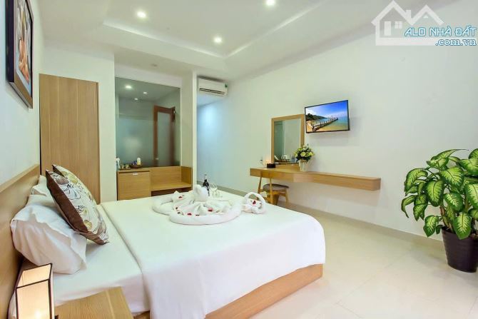 Chính chủ bán căn Villa 2 mặt phố trục đường huyết mạch nhất tại Hội An - 2