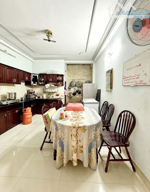 Chủ bán gấp nhà hẻm xe hơi, gần ĐH Văn Lang, DT 56m - 2
