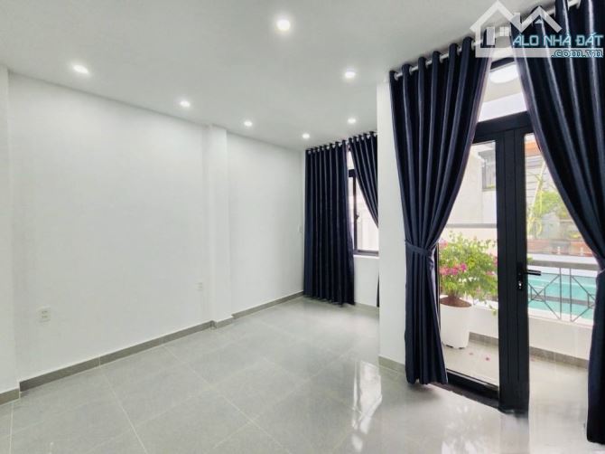 Bán nhà HẺM XE TẢI NÉ NHAU Sư Vạn Hạnh Q.10, 4 tầng, sổ đẹp, nhỉnh 6 tỷ - 2