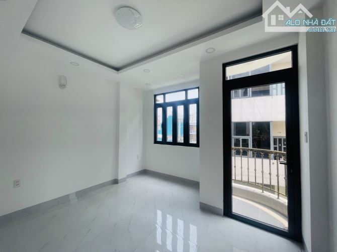 CỰC HIẾM ! NHÀ MỚI 2 TẦNG HXH TRÁNH THÔNG GIÁP Q4. NHỈNH 6 TỶ - 2