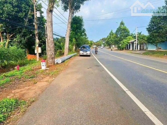 Ra gấp Lô MT Kinh Doanh Ql56 đối diện cổng Chính KCN 2287ha , DT 540m2 giá bán 4tỷ300,shr - 2