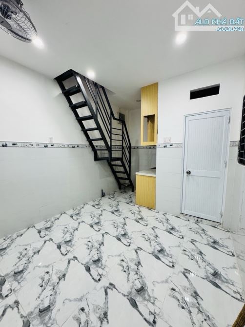 Nhà hẻm Ven Sông Xáng Quận 8, 16m2 - 2