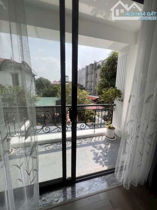 Bán nhà 5 tầng thang máy, trung tâm Long biên - 2