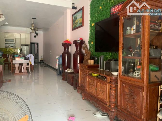 BÁN NHÀ 3 TẦNG, 90M2, FULL NỘI THẤT, SẴN Ở LUÔN - 2