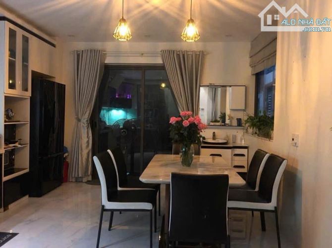 Cho thuê nhà 5 tầng kiệt ô tô Nguyễn Hữu Thọ, Hoà Thuận Tây, Hải Châu. DT 40m2. Giá 15tr - 2