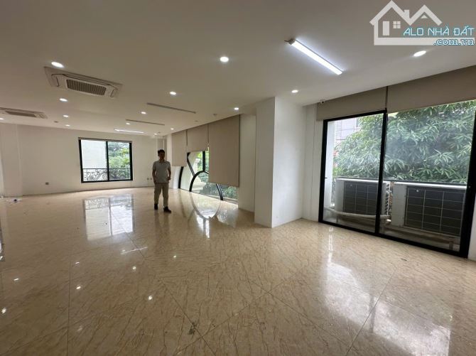 Cho thuê văn phòng Tố Hữu - Lương Thế Vinh, 120 m2/tầng, sàn thông , mặt tiền rộng - 2